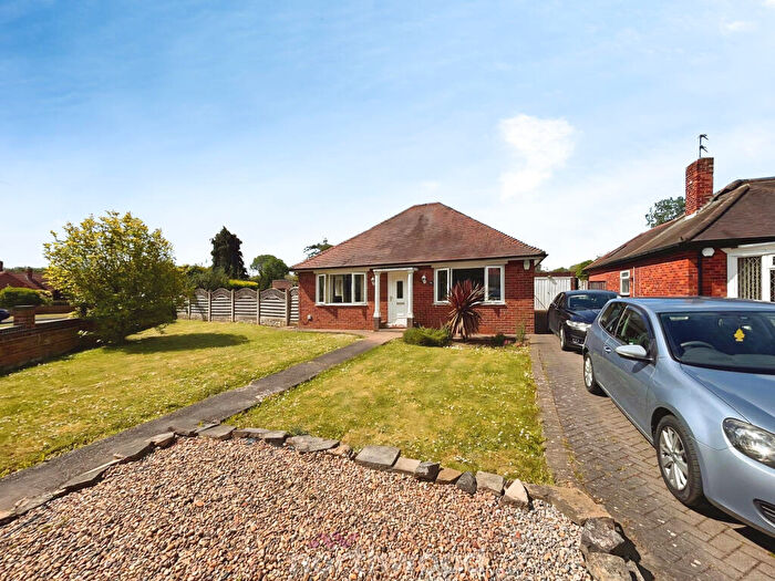 2 Bedroom Bungalow To Rent In Amersall Road, Scawthorpe, Doncaster, DN5