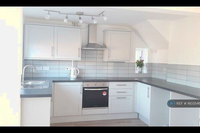 2 Bedroom Semi-Detached House To Rent In Bilton Way, Crewe, CW2