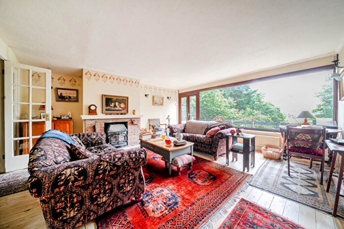 3 Bedroom Detached House For Sale In Cheltenham Road, Stroud, GL6