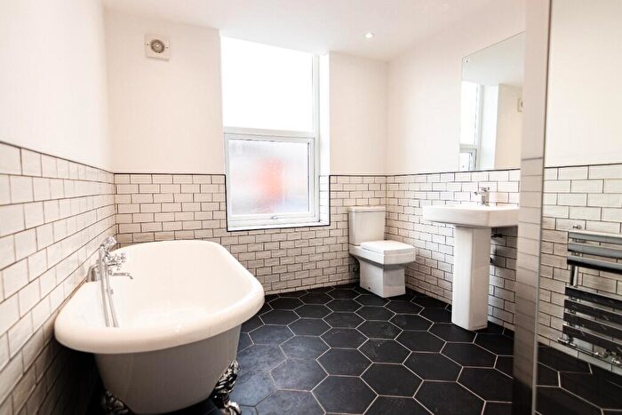 6 Bedroom Terraced House To Rent In Cranborne Road, Liverpool, Merseyside, L15