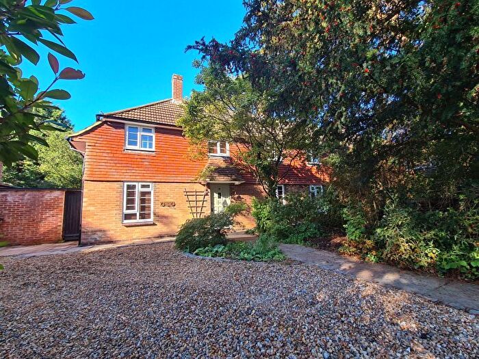 3 Bedroom End Of Terrace House For Sale In Dorking Road, Great Bookham, Surrey, KT23
