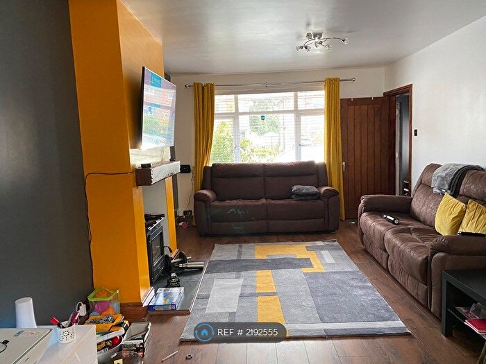 3 Bedroom Semi-Detached House To Rent In Middleton Road, Shirley, Solihull, B90