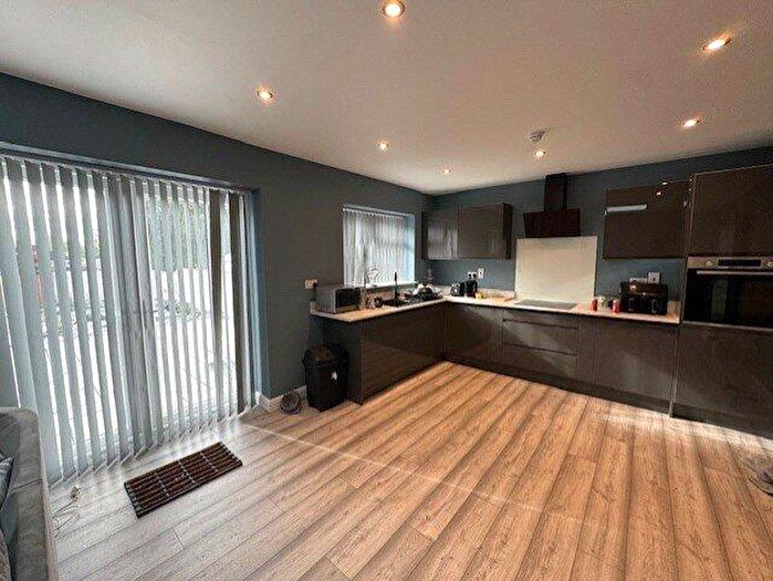 4 Bedroom Semi Detached House To Rent In Roland Avenue, Coventry, West Midlands, CV6