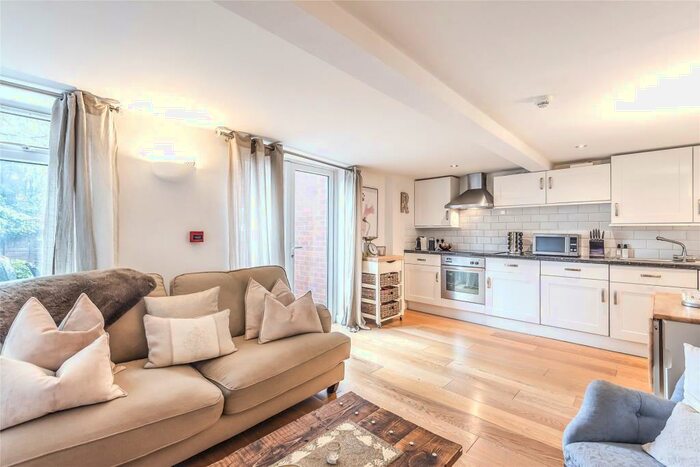 1 Bedroom Apartment To Rent In Tilehurst Road, Reading, Berkshire, RG30