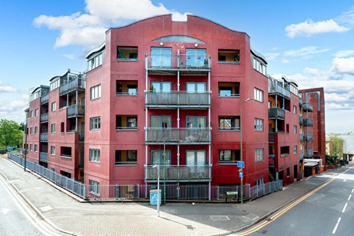 2 Bedroom Flat For Sale In Selden Hill, Brookfield House Selden Hill, HP2