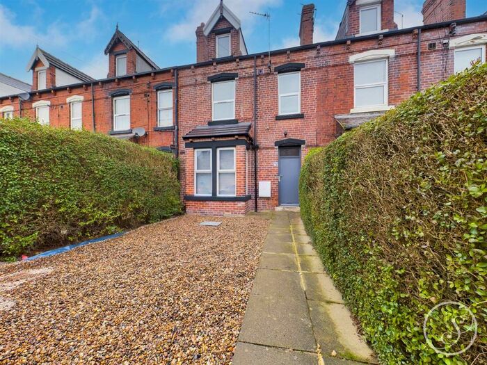 2 Bedroom Flat To Rent In Cross Green Lane, Halton, Leeds, LS15