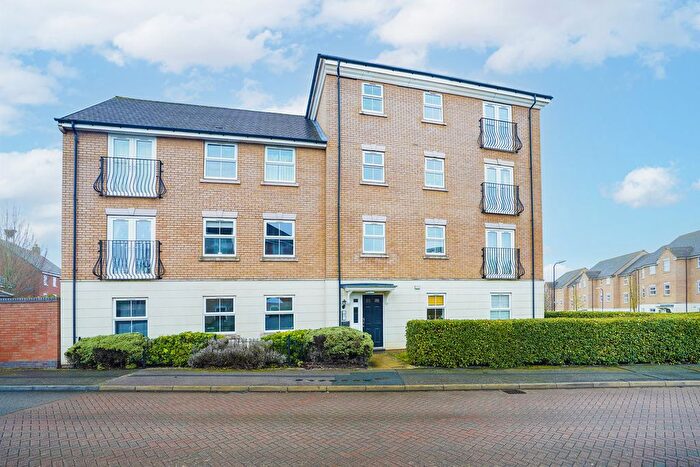 2 Bedroom Flat For Sale In Flaxdown Gardens, Rugby, CV23