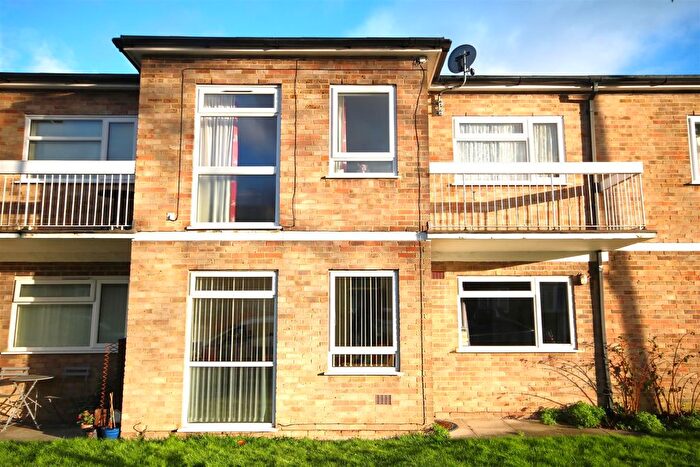 1 Bedroom Flat To Rent In Queens Avenue, Canterbury, CT2