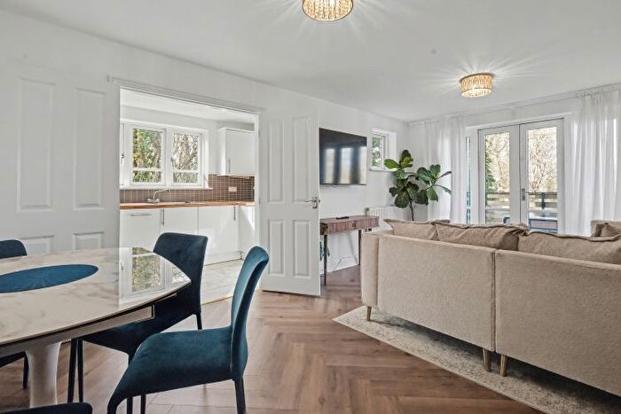 2 Bedroom Flat To Rent In Spring Lane, Headington, OX3