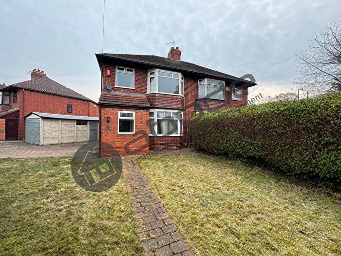 3 Bedroom Semi-Detached House To Rent In Cliffe House Road, Sheffield, S5