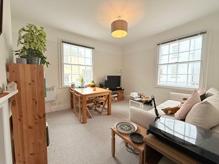 2 Bedroom Flat To Rent In Lombard House, Lombard Street, Abingdon-On-Thames, Oxfordshire, OX14