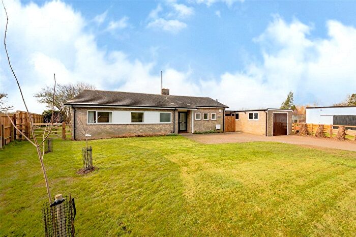 3 Bedroom Bungalow To Rent In Longstanton Road, Over, Cambridge, CB24