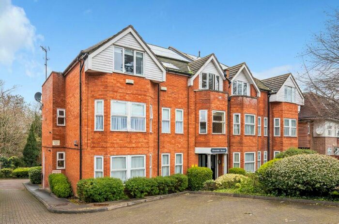 2 Bedroom Flat To Rent In Holden Road, Woodside Park, N12