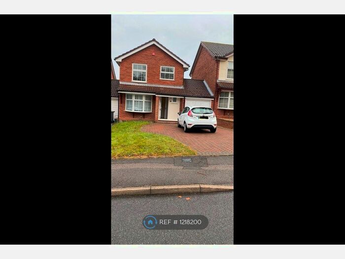 3 Bedroom Detached House To Rent In Hilltop, Tonbridge, TN9