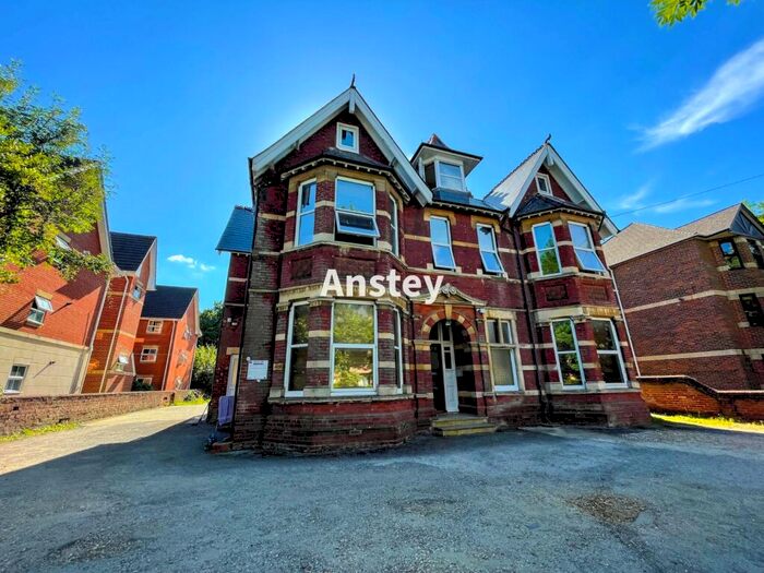 2 Bedroom Flat To Rent In Hulse Road, Southampton, SO15