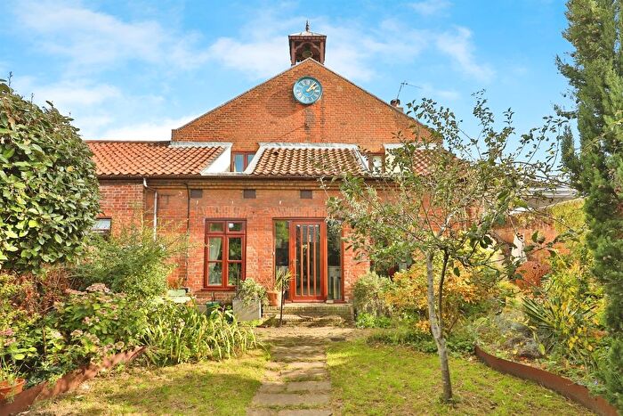 4 Bedroom Barn Conversion For Sale In Hall Drive, Old Catton, Norwich, NR6