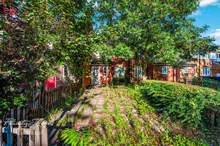 3 Bedroom Terraced House For Sale In Bentham Road, London, SE28