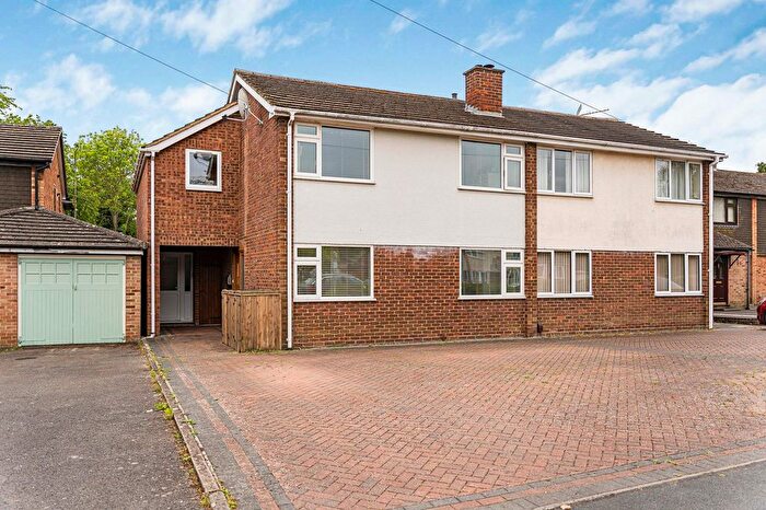 5 Bedroom Semi-Detached House For Sale In Beech Road, Wheatley, OX33