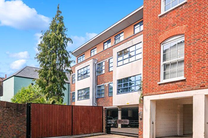 2 Bedroom Apartment For Sale In New Street, Old Town Poole, BH15
