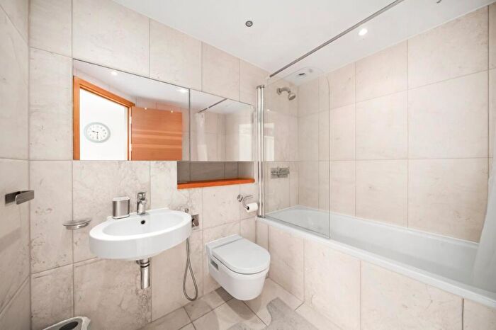 2 Bedroom Flat For Sale In Eustace Building, Queenstown Road, SW11