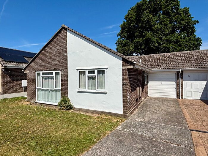 3 Bedroom Link Detached House For Sale In Redwood Road, Yeovil, Somerset, BA21