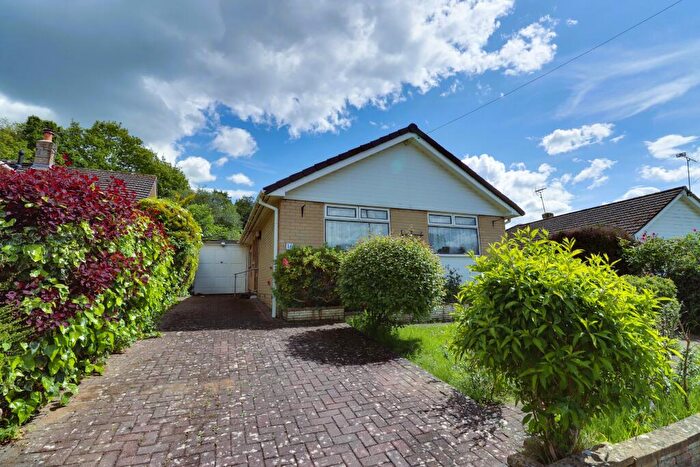 3 Bedroom Detached Bungalow For Sale In Cedar Crescent, Horndean, PO8