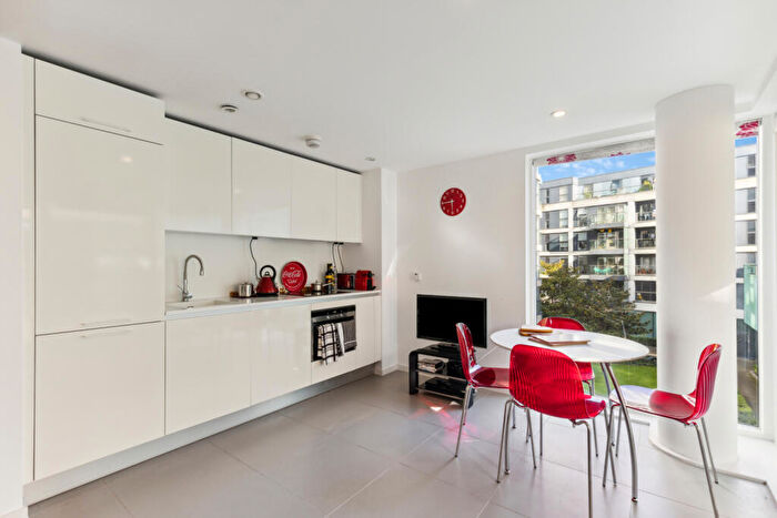 1 Bedroom Flat To Rent In Dance Square, Clerkenwell, EC1V