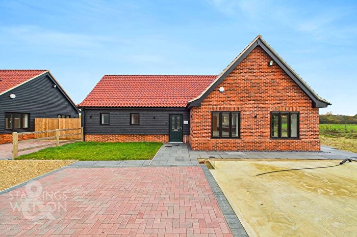 4 Bedroom Chalet For Sale In Mitchells Yard, Mill Road, Winfarthing, Diss, IP22