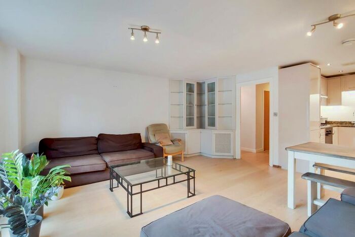 3 Bedroom Flat To Rent In Batemans Row, Shoreditch, London, EC2A