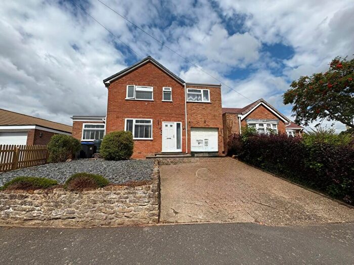 3 Bedroom Detached House For Sale In Park Leys Daventry Northamptonshire, NN11