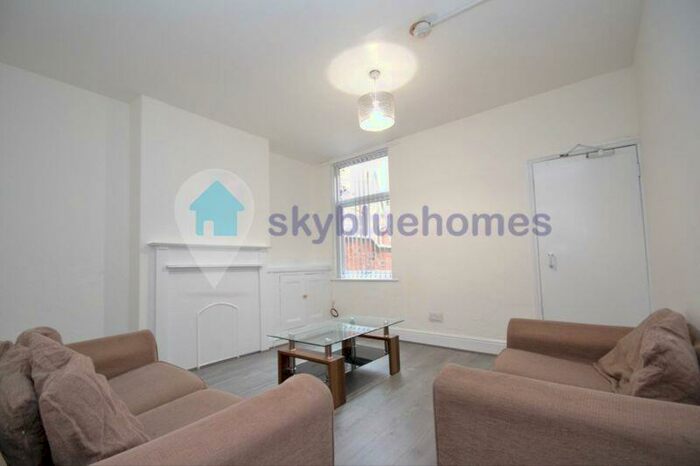 3 Bedroom Terraced House To Rent In Jarrom Street, Leicester, LE2