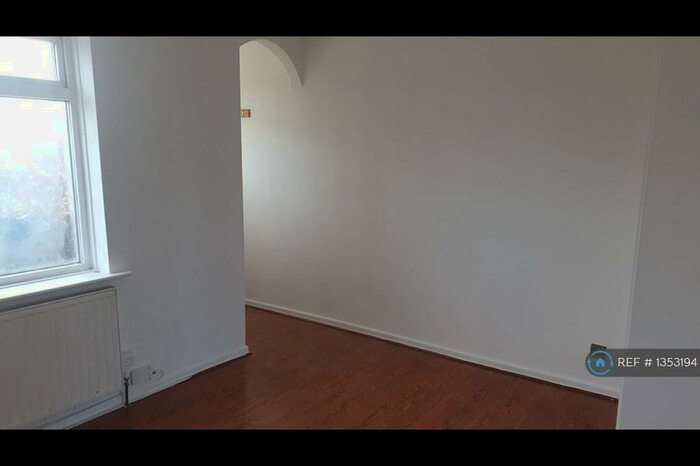 1 Bedroom Flat To Rent In Sangster Way, Bradford, BD5