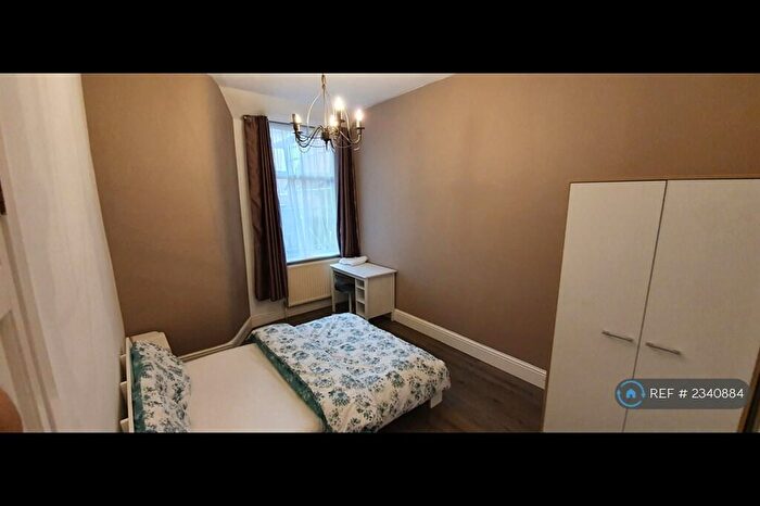 4 Bedroom Terraced House To Rent In Delaunays Road, Manchester, M8