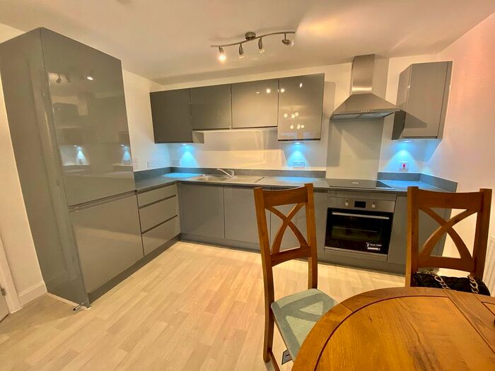 2 Bedroom Flat To Rent In Belgrave Middleway, Birmingham, B5