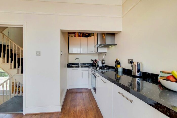 1 Bedroom Flat To Rent In Lee High Road, Lee, London, SE12