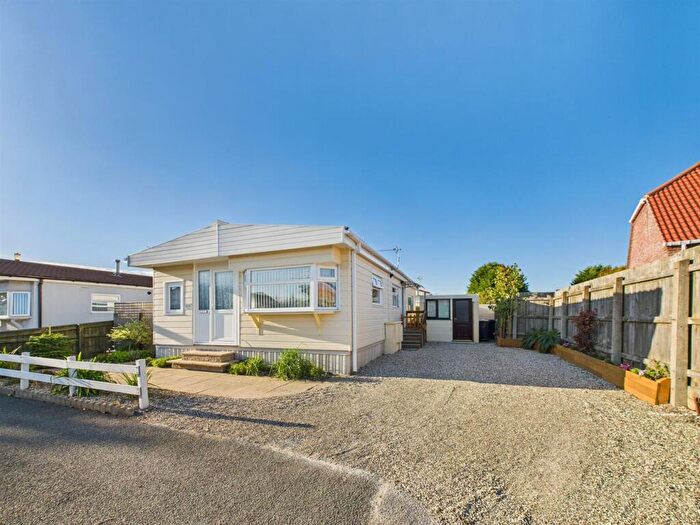 2 Bedroom Park Home For Sale In Seaholme Road, Mablethorpe, LN12