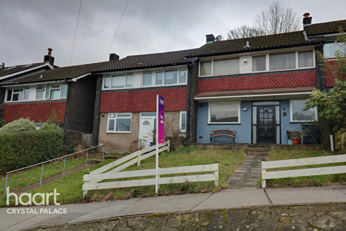 3 Bedroom Terraced House For Sale In College Green, London, SE19