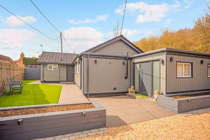 3 Bedroom Detached Bungalow For Sale In Newtown, Hungerford, ., RG17
