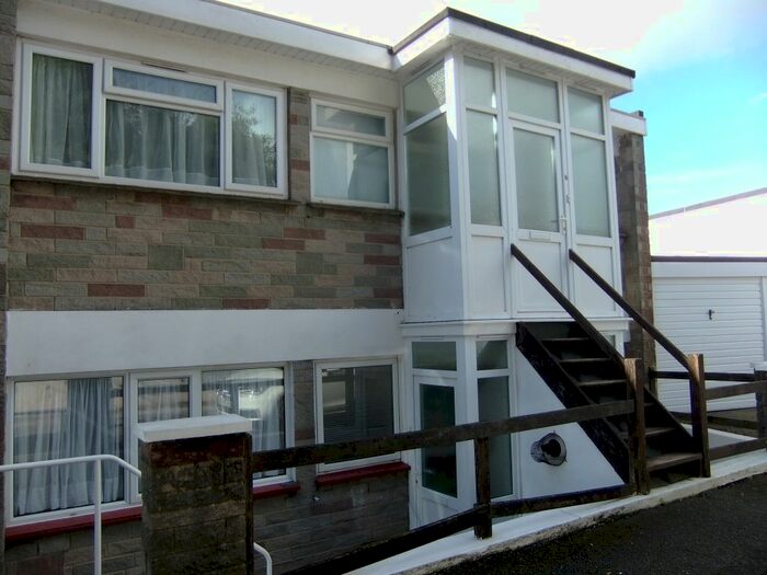 2 Bedroom Flat To Rent In Ash Hill Road, Torquay, TQ1