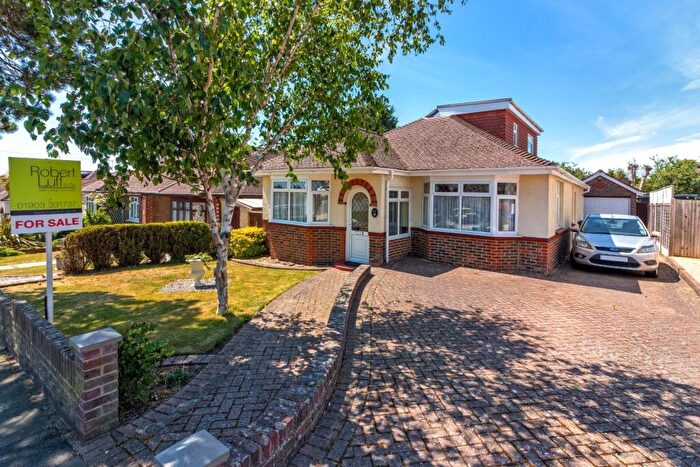 3 Bedroom Detached Bungalow To Rent In Griffiths Avenue, Lancing, BN15
