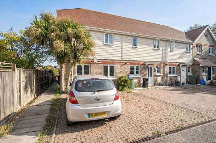 3 Bedroom Semi-Detached House For Sale In West View Gardens, Yapton, Arundel, BN18