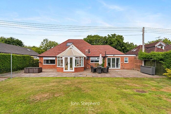 3 Bedroom Bungalow For Sale In Grimpits Lane, Birmingham, Worcestershire, B38