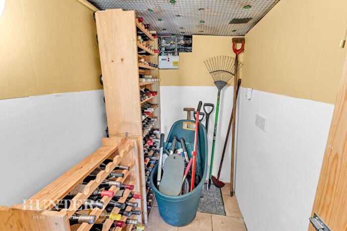 1 Bedroom Flat For Sale In Huddersfield Road, Delph, Saddleworth, OL3