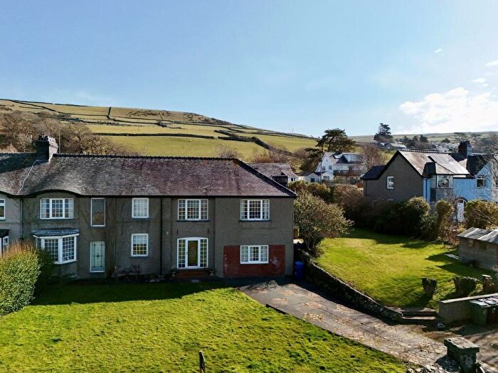 6 Bedroom Semi-Detached House For Sale In Dolgoed, Llwyngwril, LL37