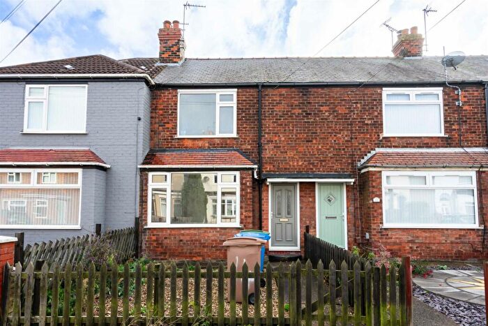 2 Bedroom Terraced House For Sale In Princes Avenue, Hull, HU12
