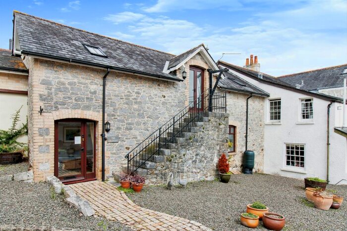 3 Bedroom Property For Sale In Pitt Farm, Chudleigh, Newton Abbot, TQ13