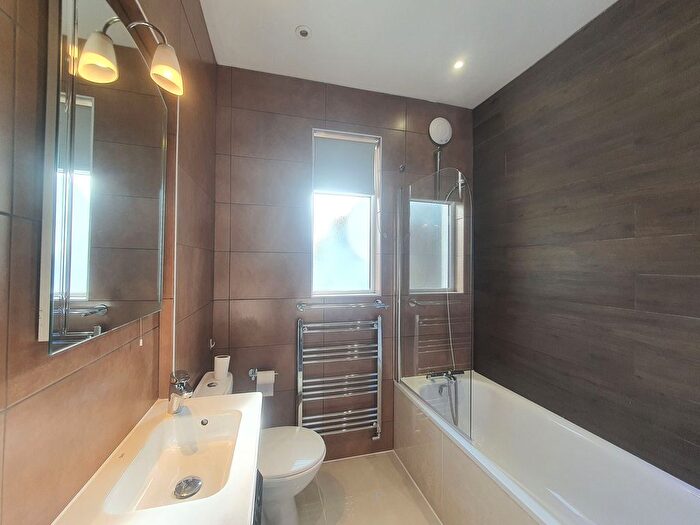 2 Bedroom Flat To Rent In Sumner Road, Harrow, HA1