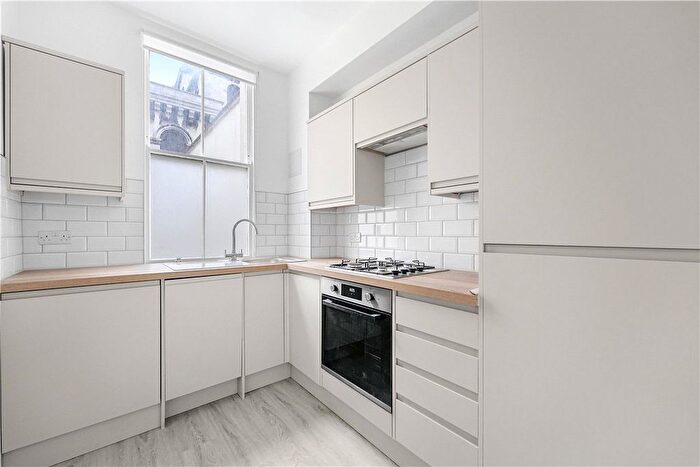 3 Bedroom Flat To Rent In Museum Street, Bloomsbury, London, WC1A