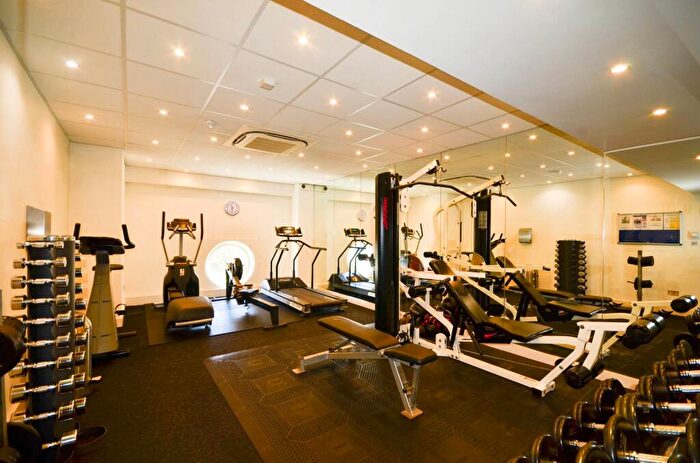 2 Bedroom Flat To Rent In Cascades Tower, Canary Wharf, London, E14