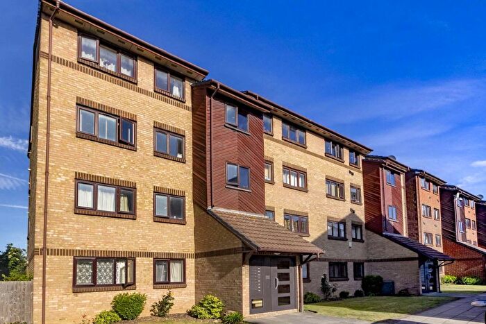 1 Bedroom Flat To Rent In Wicket Road, Perivale, UB6